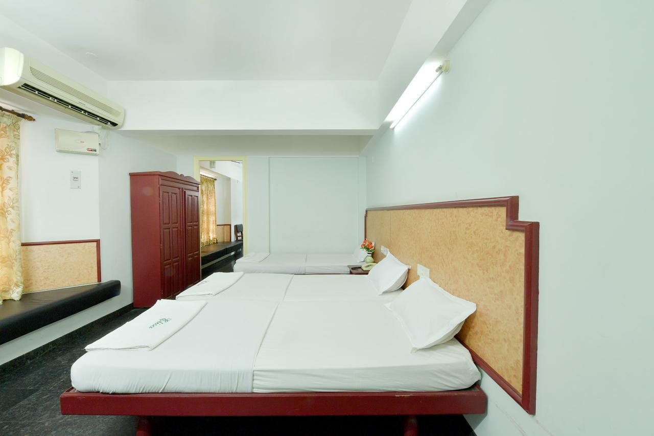 Hotel Elisa International Tourist Home Тривандрум Экстерьер фото