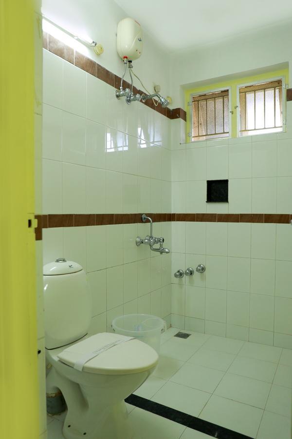 Hotel Elisa International Tourist Home Тривандрум Экстерьер фото